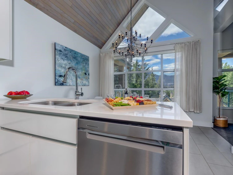 204-4865 Painted Cliff Road, Whistler, BC, V0N 1B4 - 10