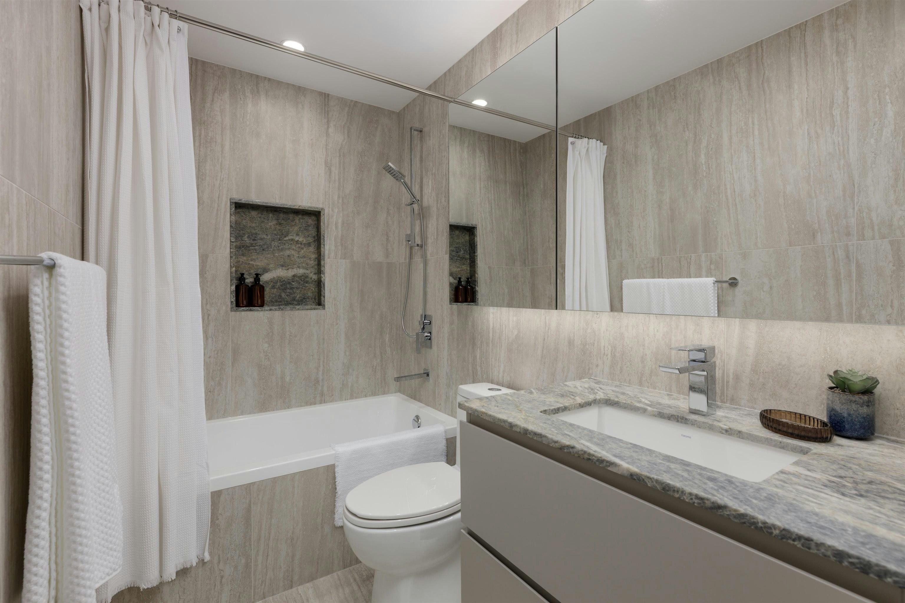 618-688 W 57th Avenue - 5