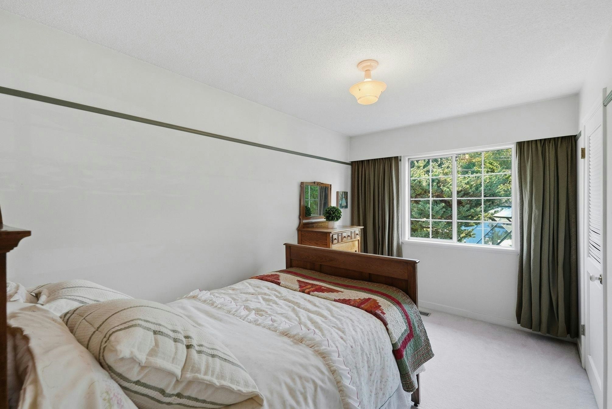 10461 Main Street, Delta, BC, V4C 2P7 - 10