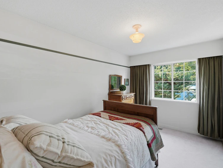 10461 Main Street, Delta, BC, V4C 2P7 - 10