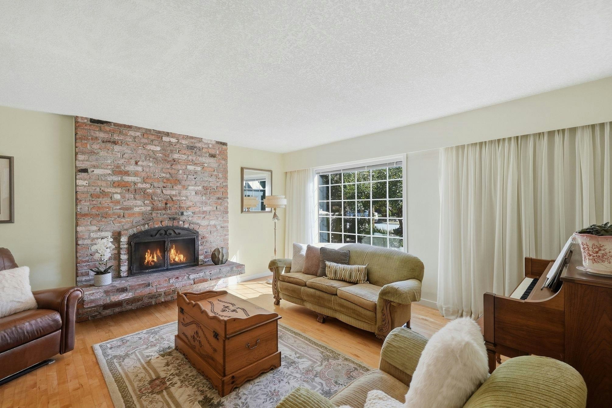 10461 Main Street - 2