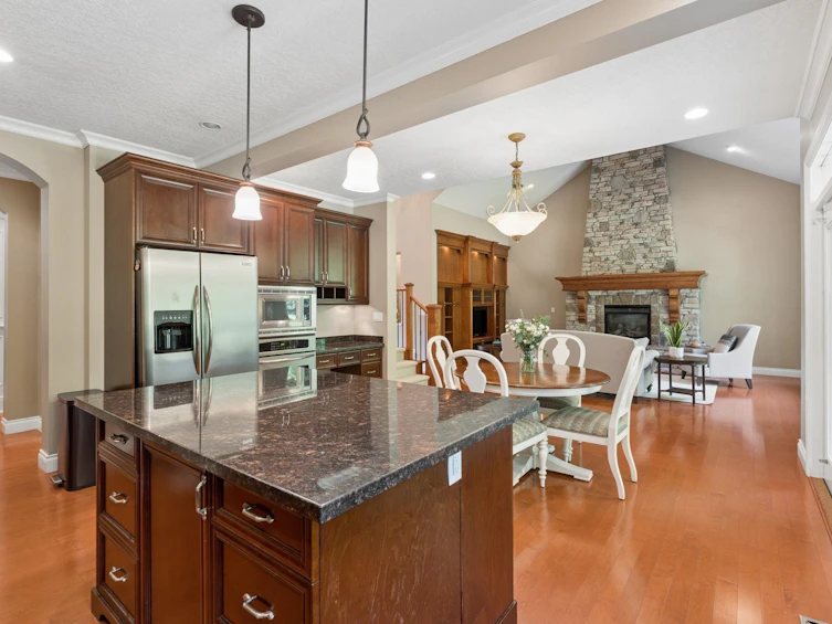 14185 33 Avenue, Surrey, BC, V4P 3M1 - 14