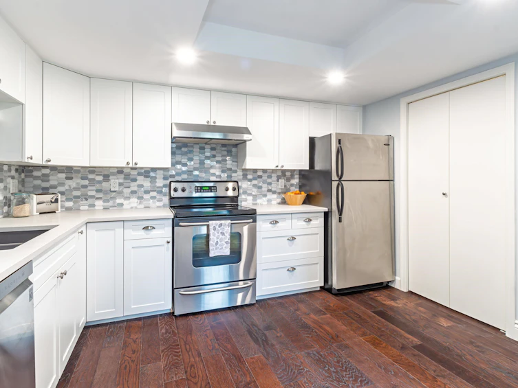 305-2925 Glen Drive, Coquitlam, BC, V3B 7H9 - 13