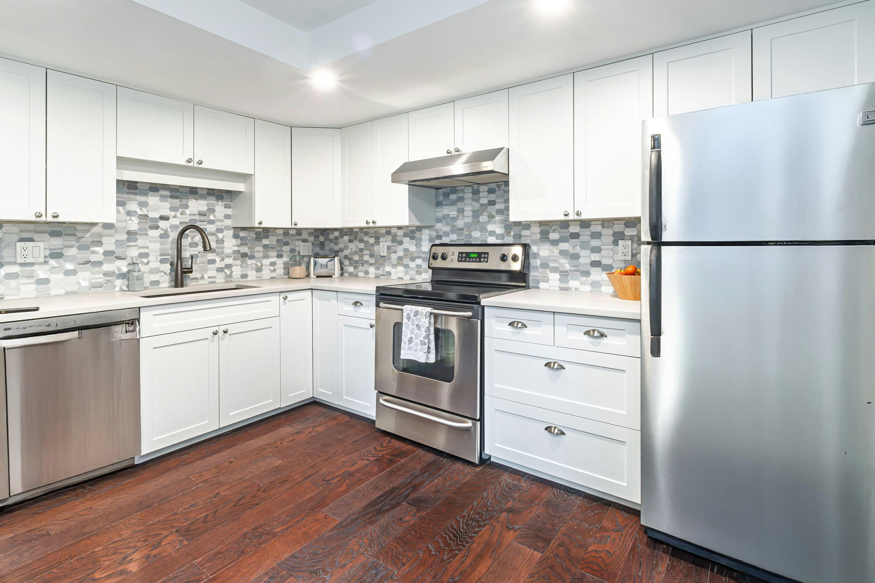 305-2925 Glen Drive, Coquitlam, BC, V3B 7H9 - 15