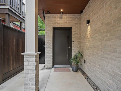 2-2211 William Street - 4