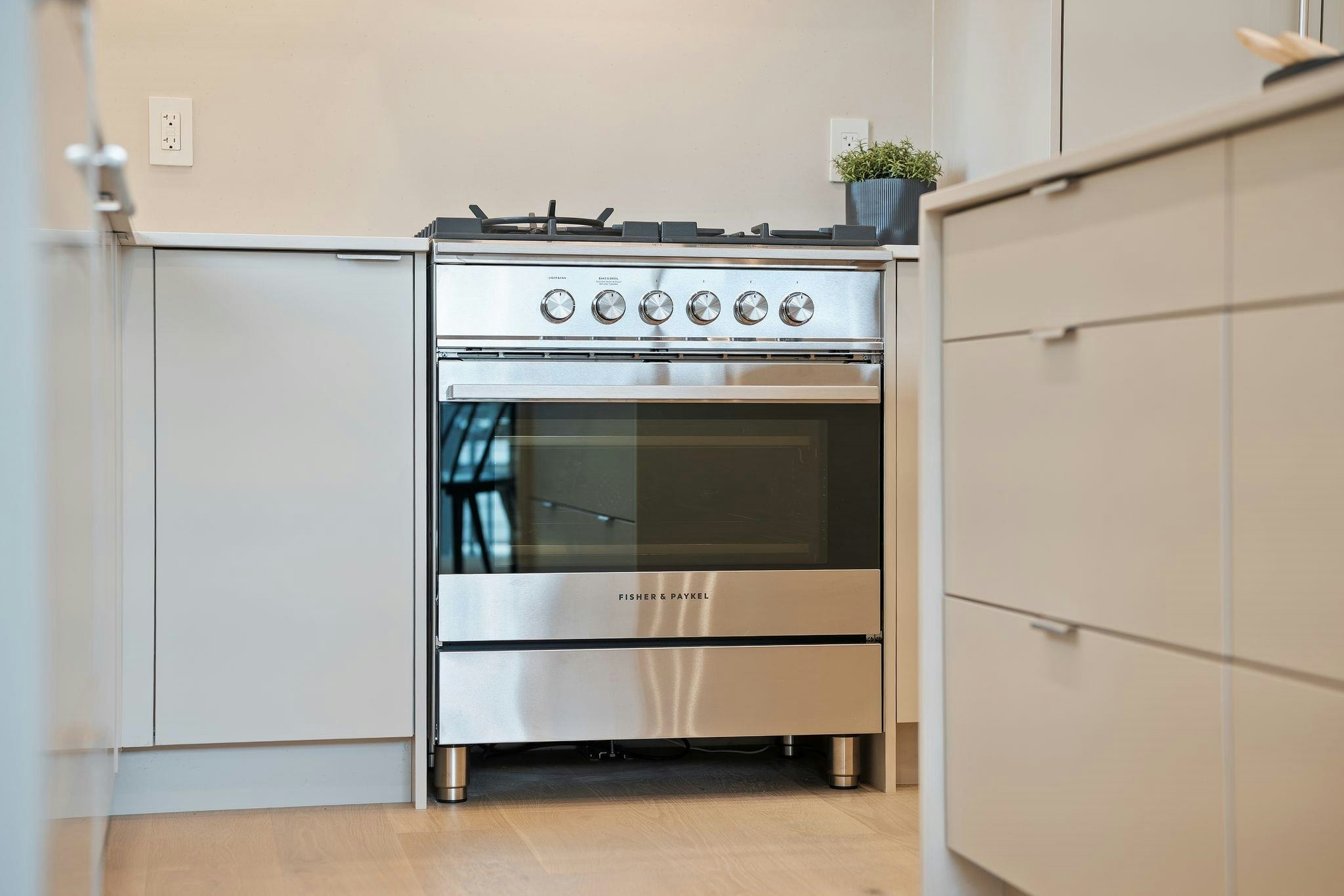 2-2211 William Street, Vancouver, BC, V5L 2S5 - 8