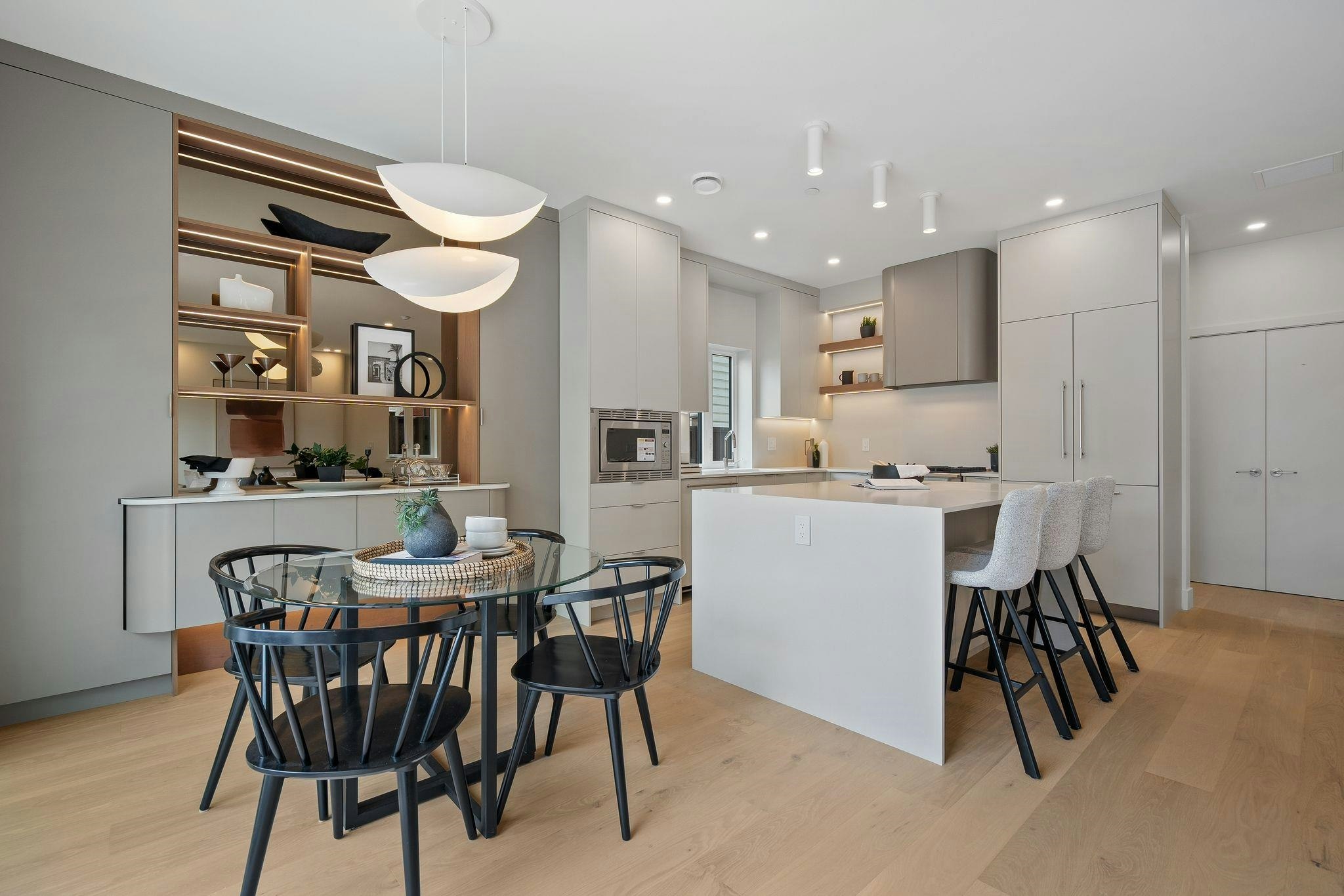 2-2211 William Street, Vancouver, BC, V5L 2S5