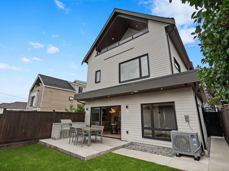 2-2211 William Street, Vancouver, BC, V5L 2S5 - 3
