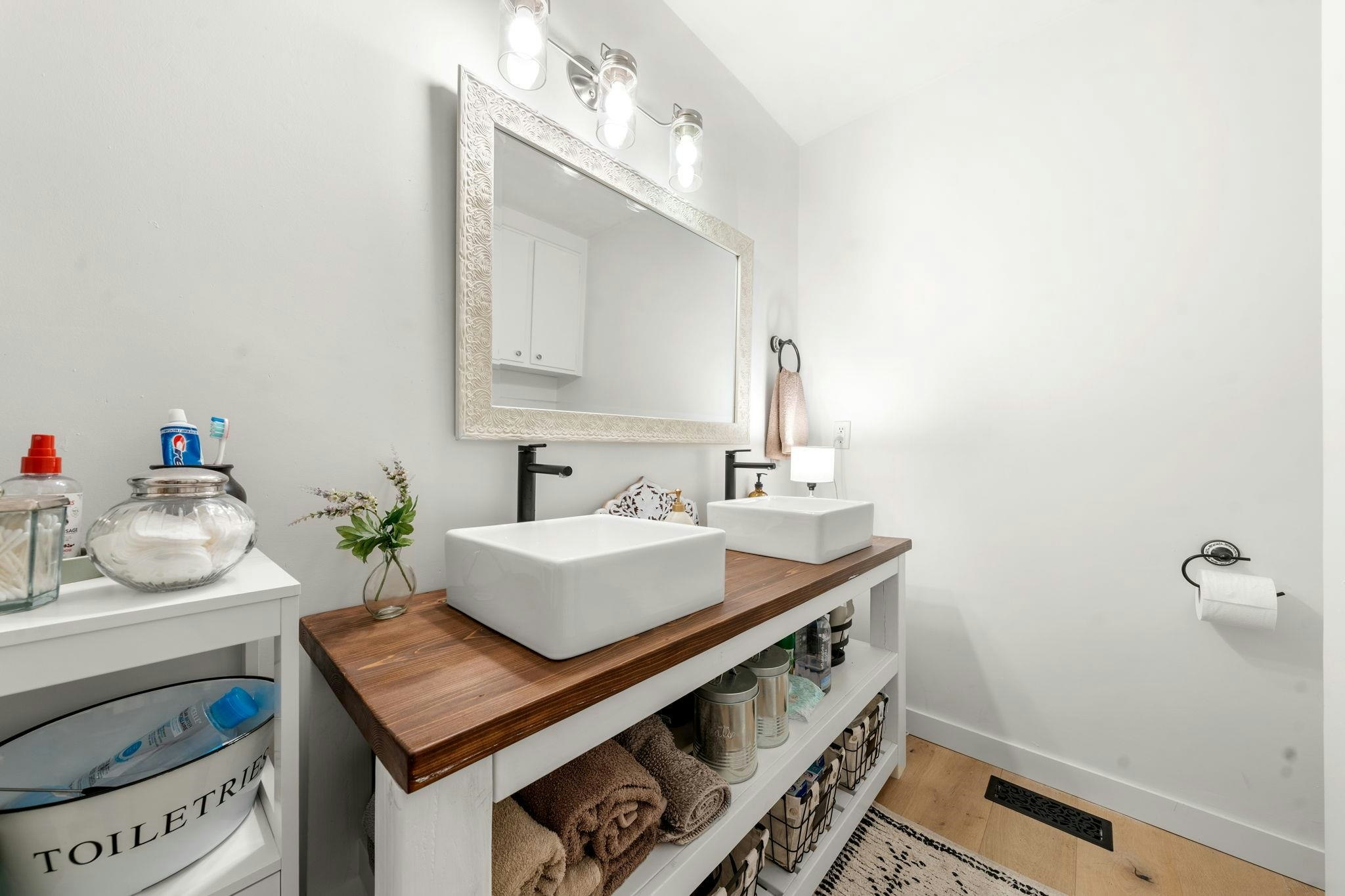 626 E 13th Street, North Vancouver, BC, V7L 2M5 - 26