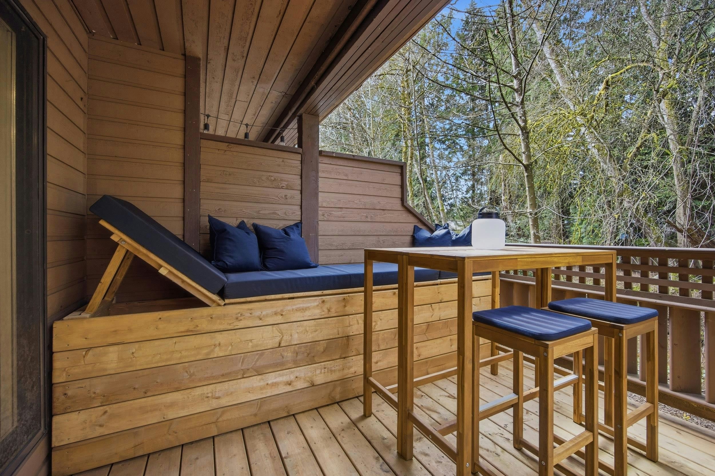 3321 Mountain Highway, North Vancouver, BC, V7K 2H4