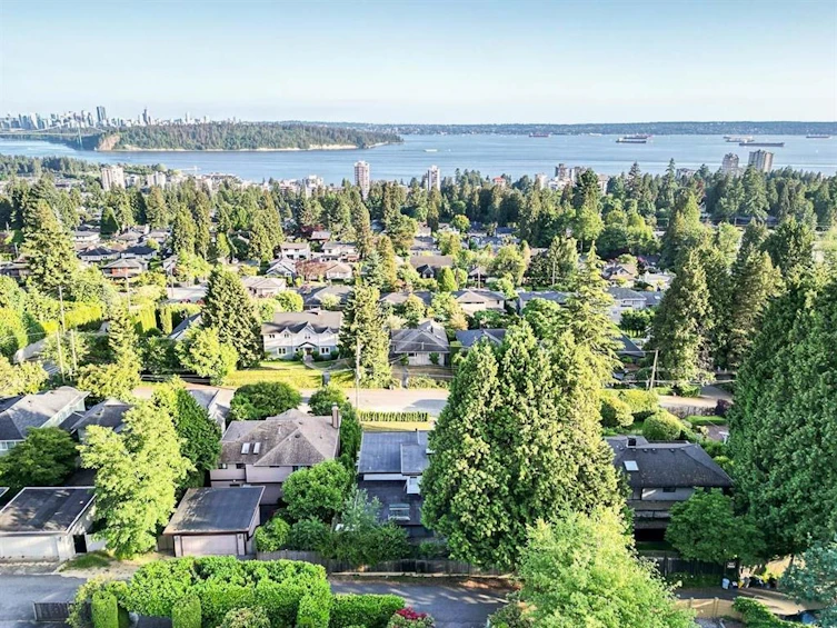 1555 Lawson Avenue, West Vancouver, BC, V7V 2C8 - 37