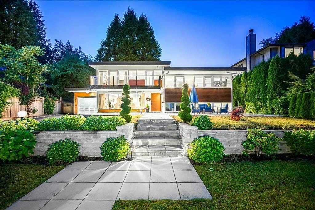 1555 Lawson Avenue, West Vancouver, BC, V7V 2C8