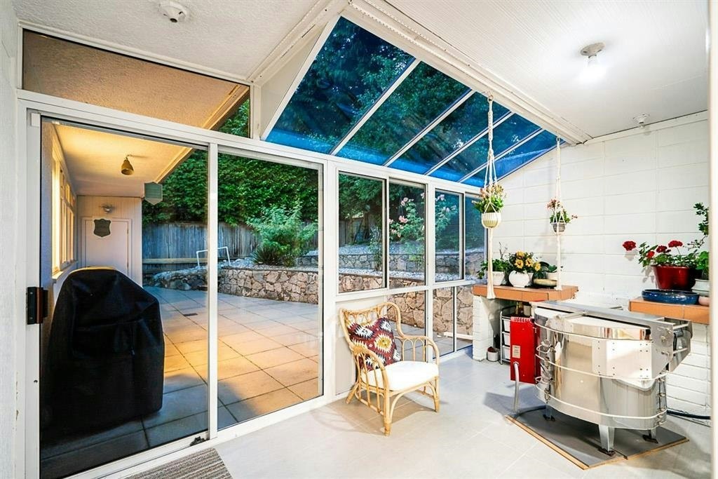 1555 Lawson Avenue, West Vancouver, BC, V7V 2C8 - 23