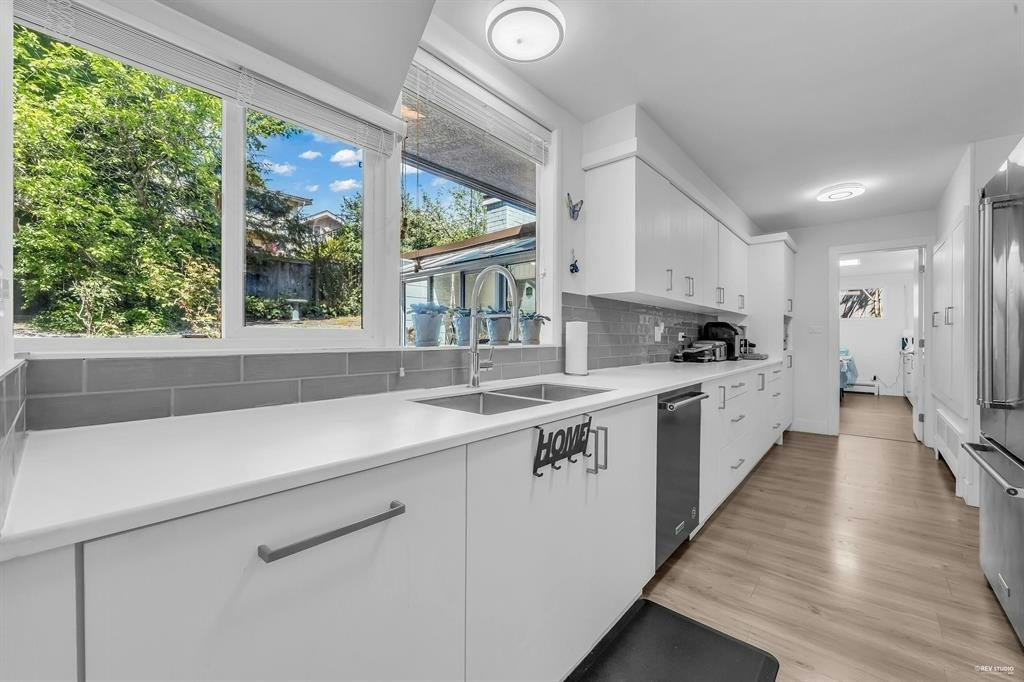 1555 Lawson Avenue, West Vancouver, BC, V7V 2C8 - 15
