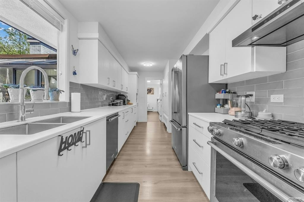 1555 Lawson Avenue, West Vancouver, BC, V7V 2C8 - 14