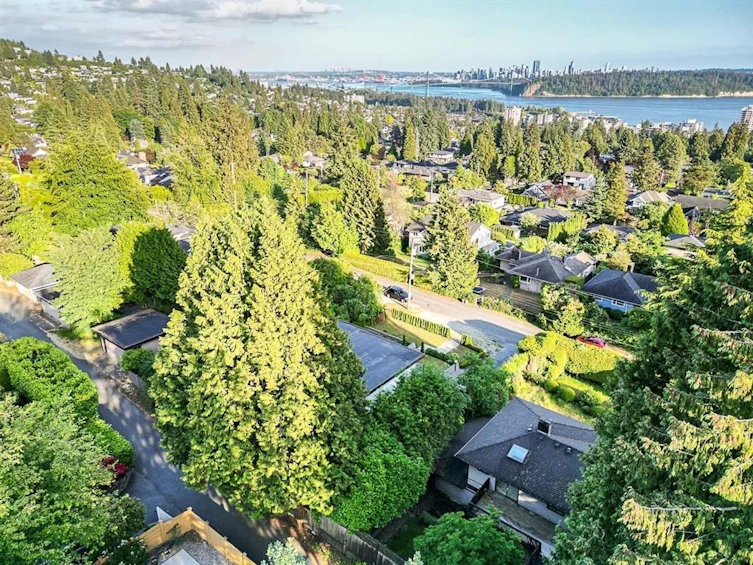 1555 Lawson Avenue, West Vancouver, BC, V7V 2C8 - 35