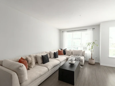 6-8335 Nelson Street - 4