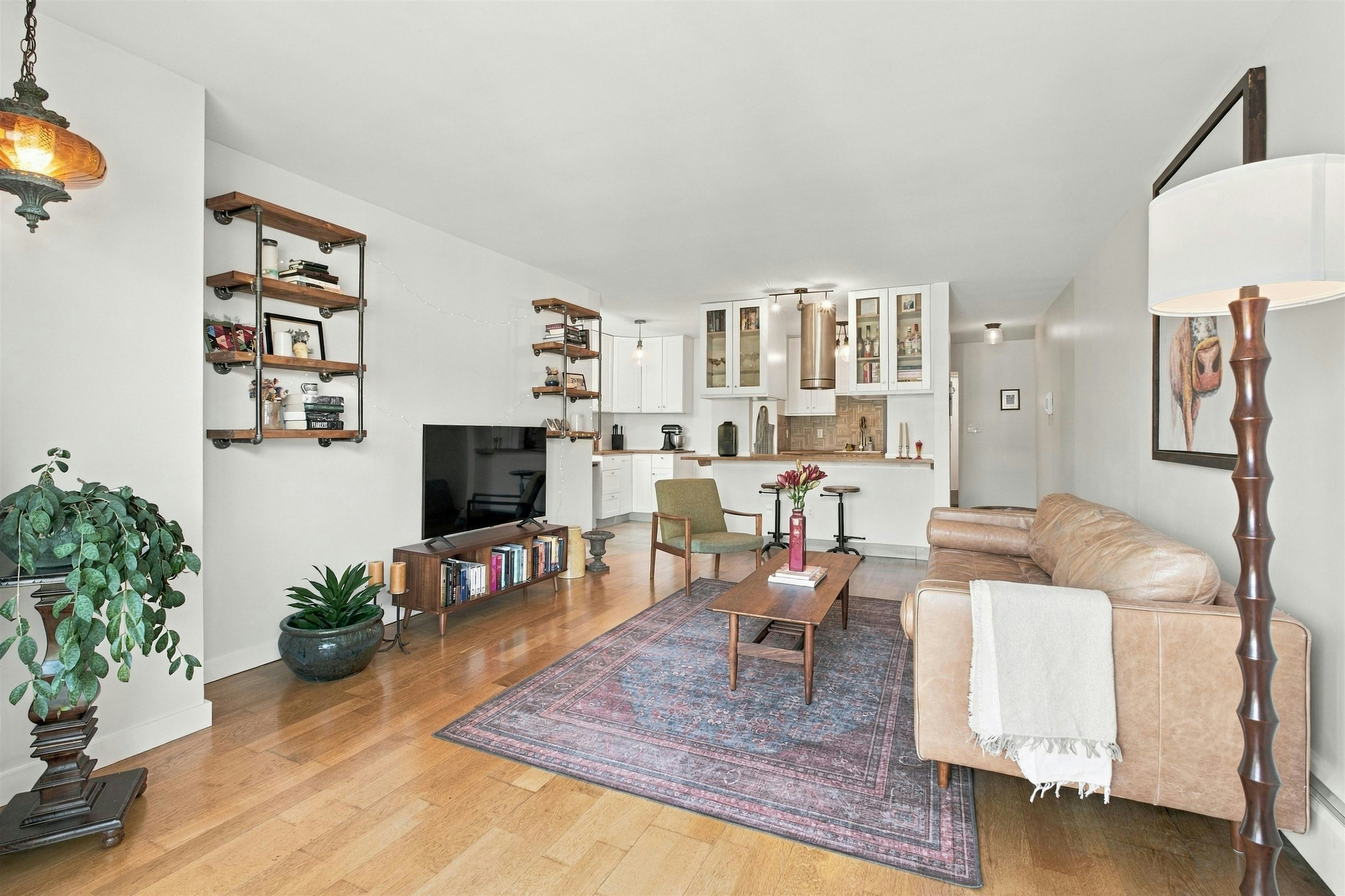304-1611 E 3rd Avenue - 4