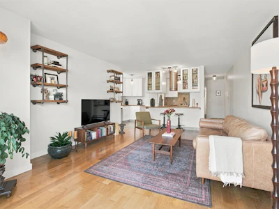 304-1611 E 3rd Avenue - 4