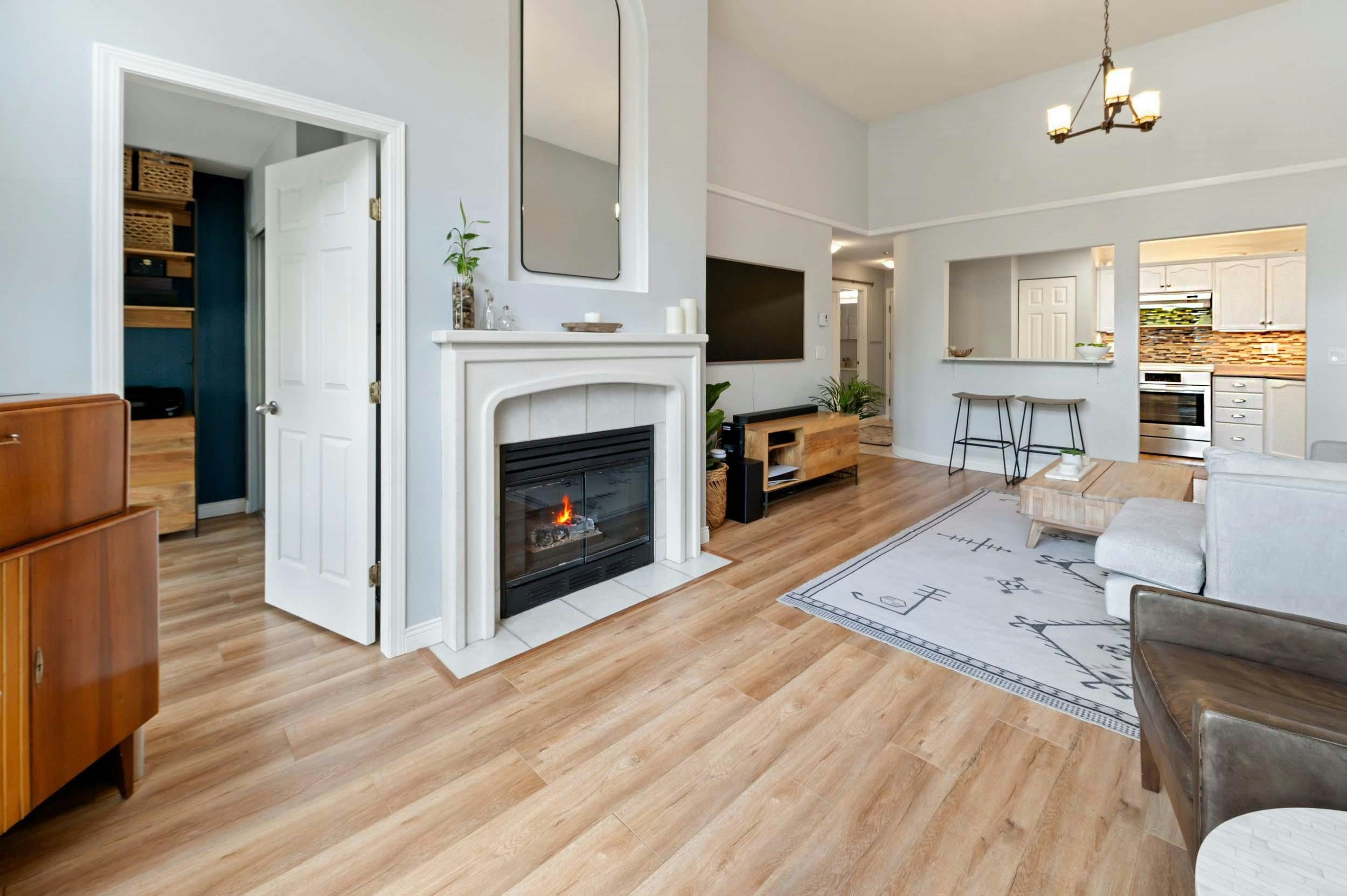 606-301 Maude Road - 5