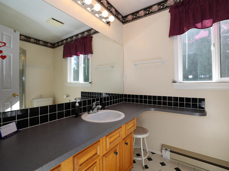 1073 Grandview Road, Gibsons, BC, V0N 1V3 - 21