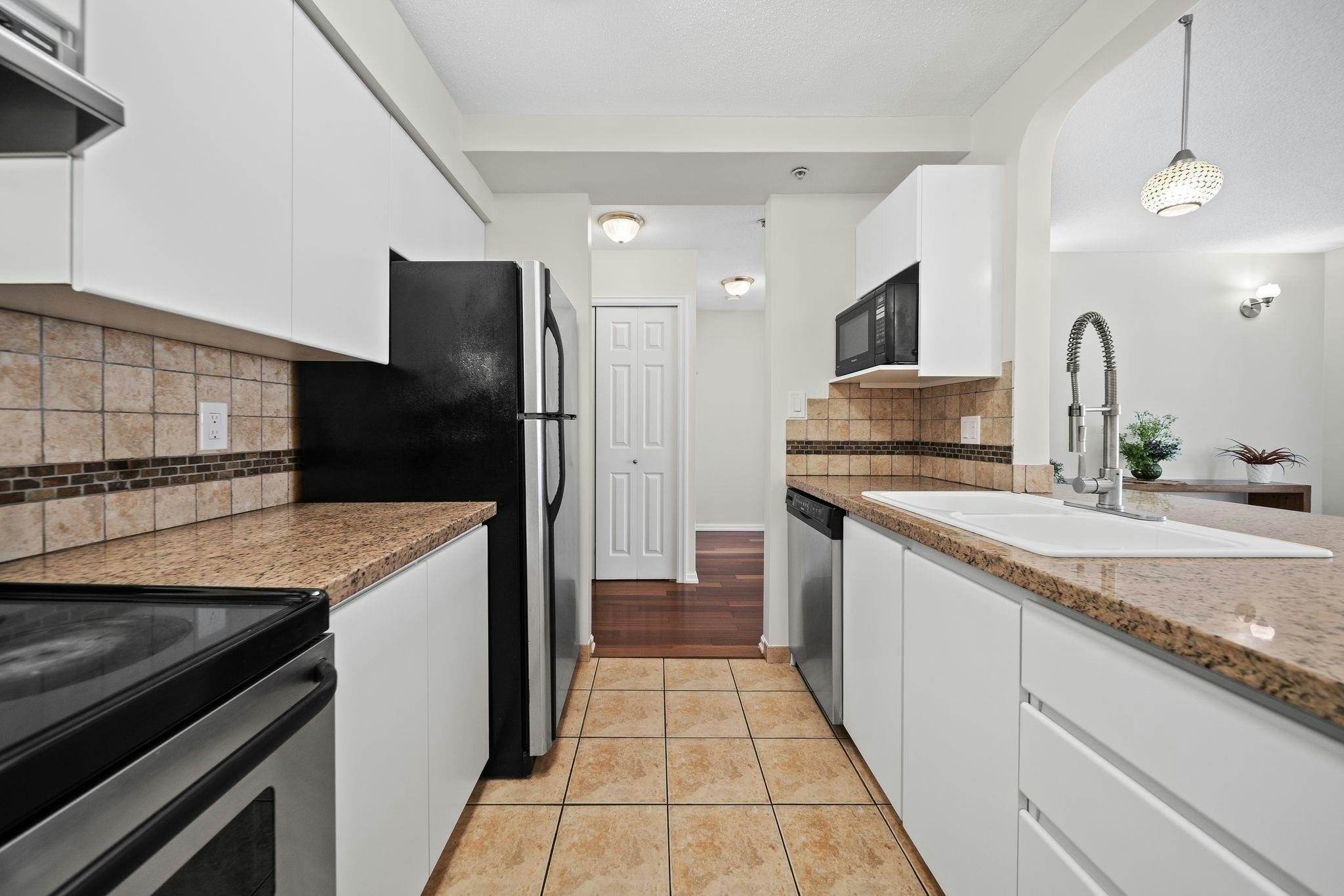 201-4990 Mcgeer Street, Vancouver, BC, V5R 6C1 - 12