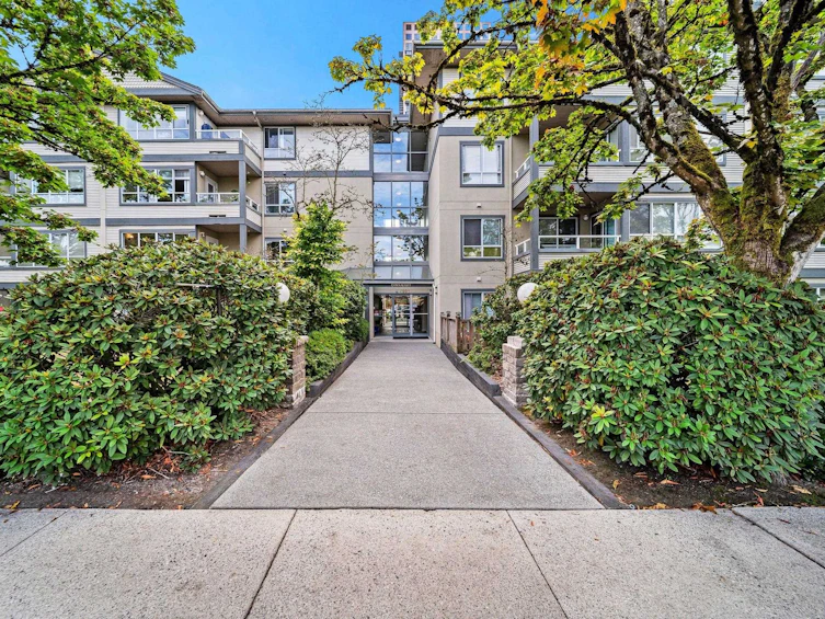 201-4990 Mcgeer Street, Vancouver, BC, V5R 6C1