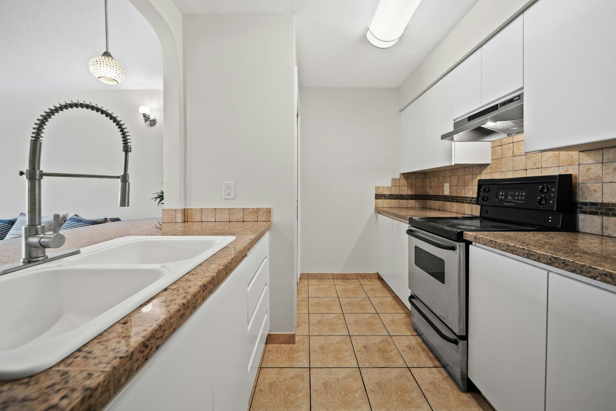 201-4990 Mcgeer Street, Vancouver, BC, V5R 6C1 - 11
