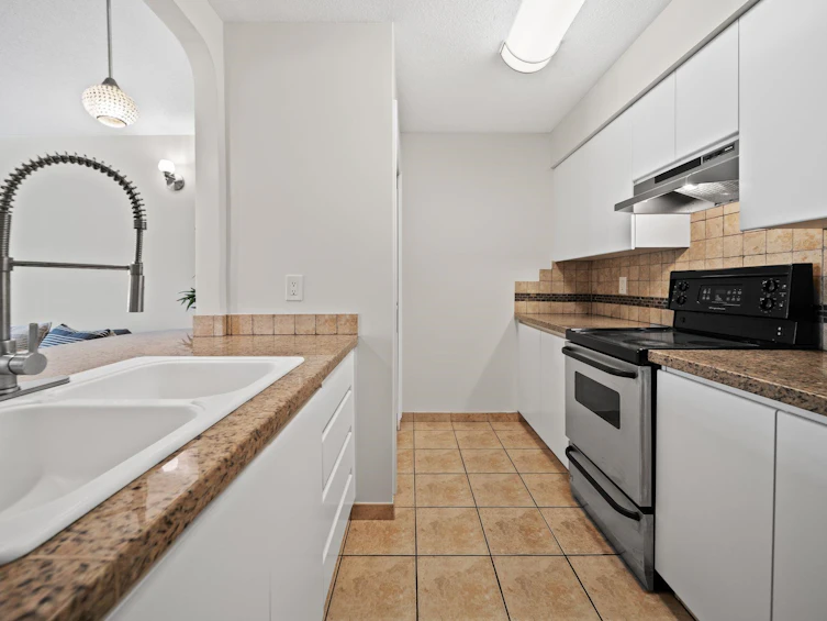 201-4990 Mcgeer Street, Vancouver, BC, V5R 6C1 - 11