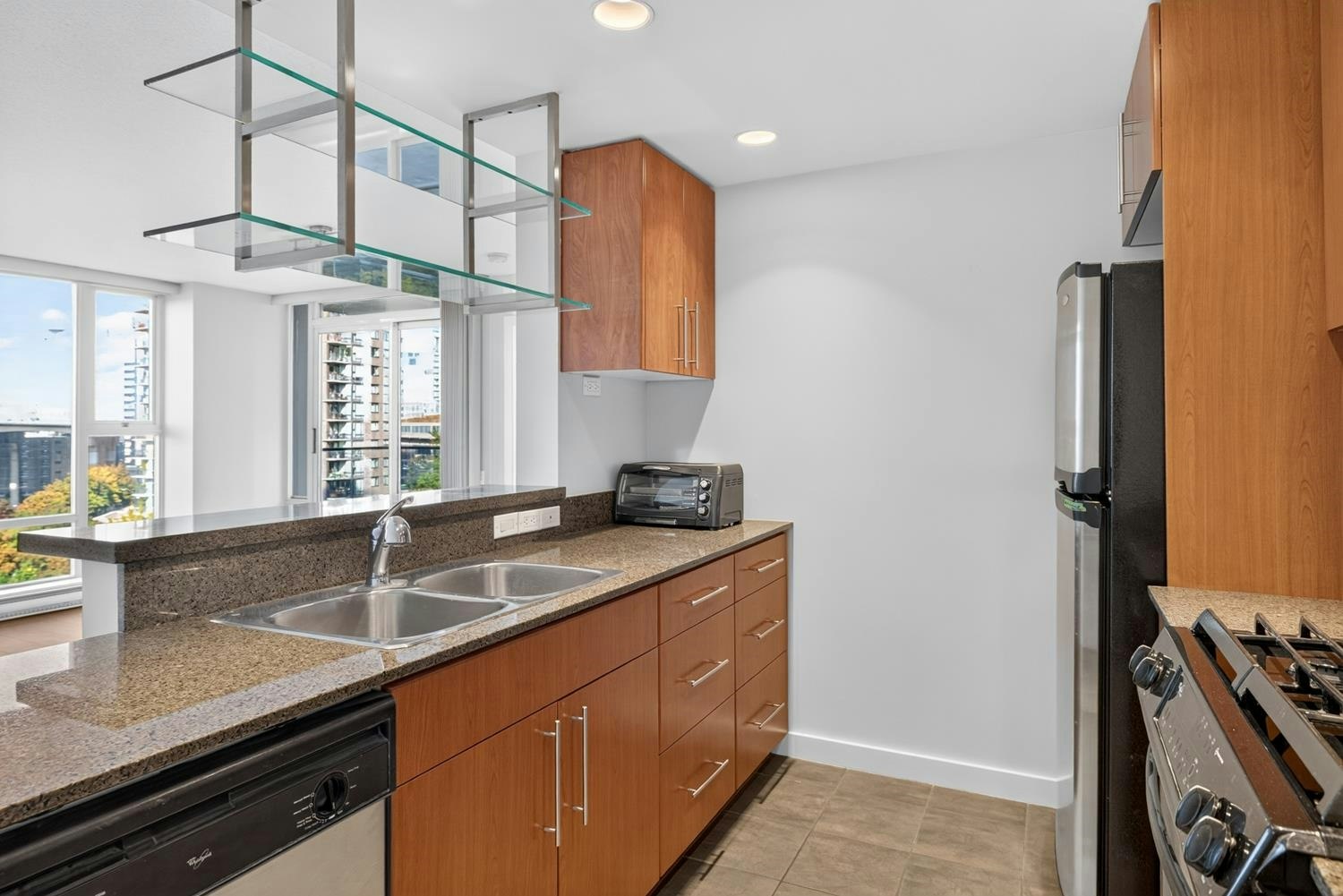 906-455 Beach Crescent - 5
