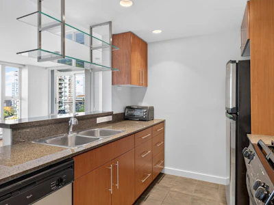 906-455 Beach Crescent - 5