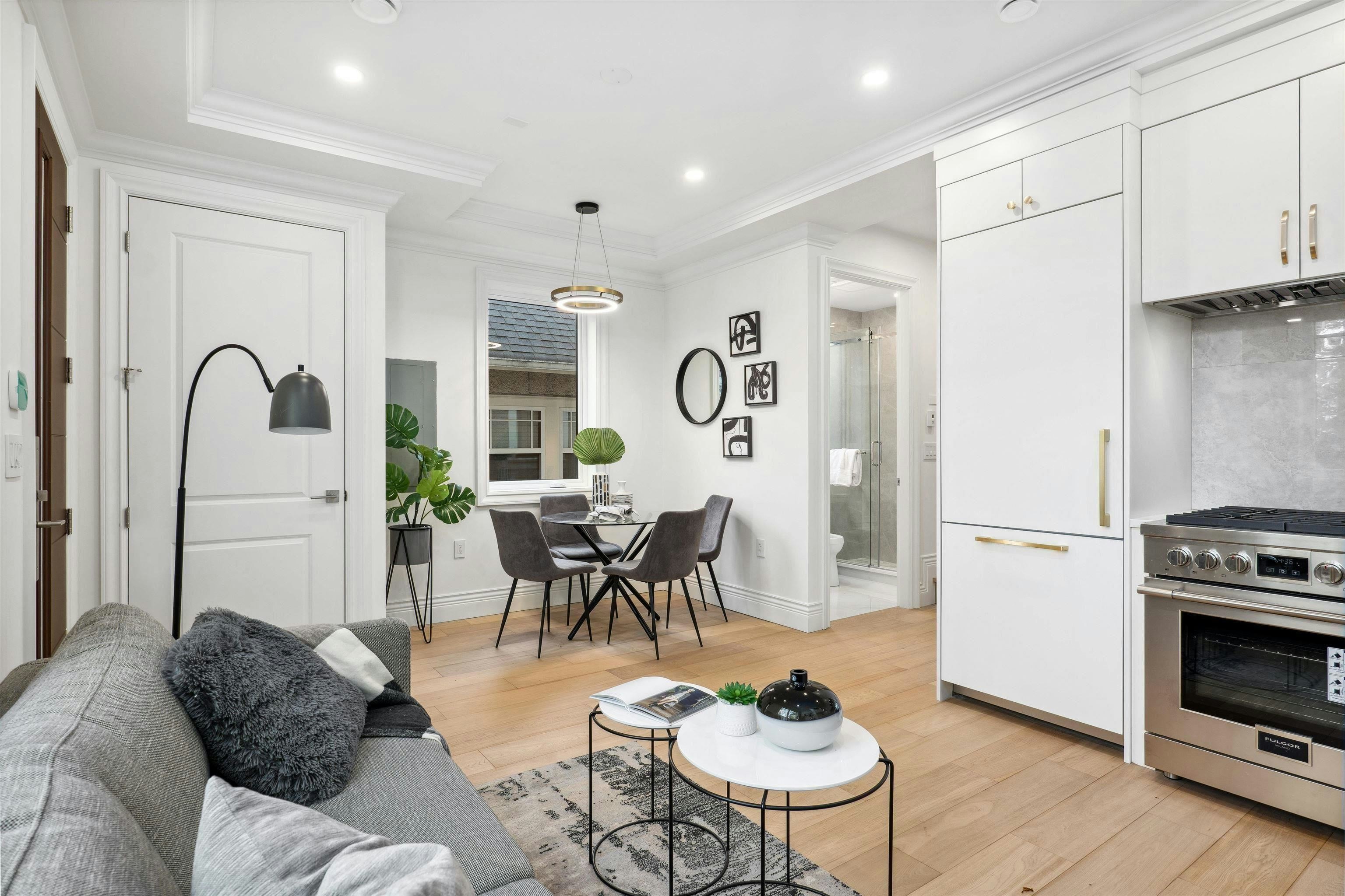 3812 W 15th Avenue, Vancouver, BC, V6R 2Z9 - 3