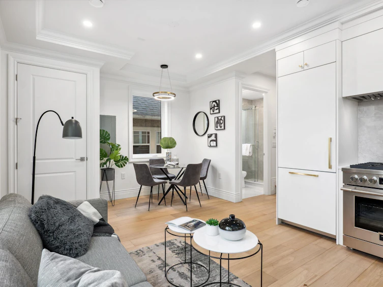 3812 W 15th Avenue, Vancouver, BC, V6R 2Z9 - 3
