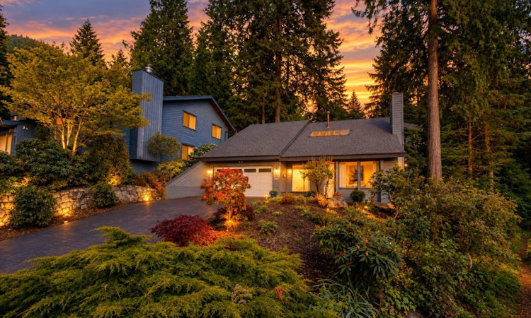 5520 Huckleberry Lane