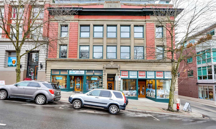 5TH FLR-88 Lonsdale Avenue