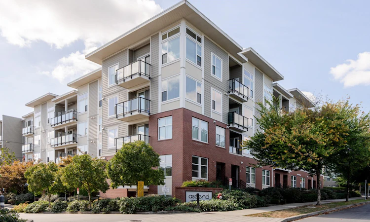 429-15956 86a Avenue