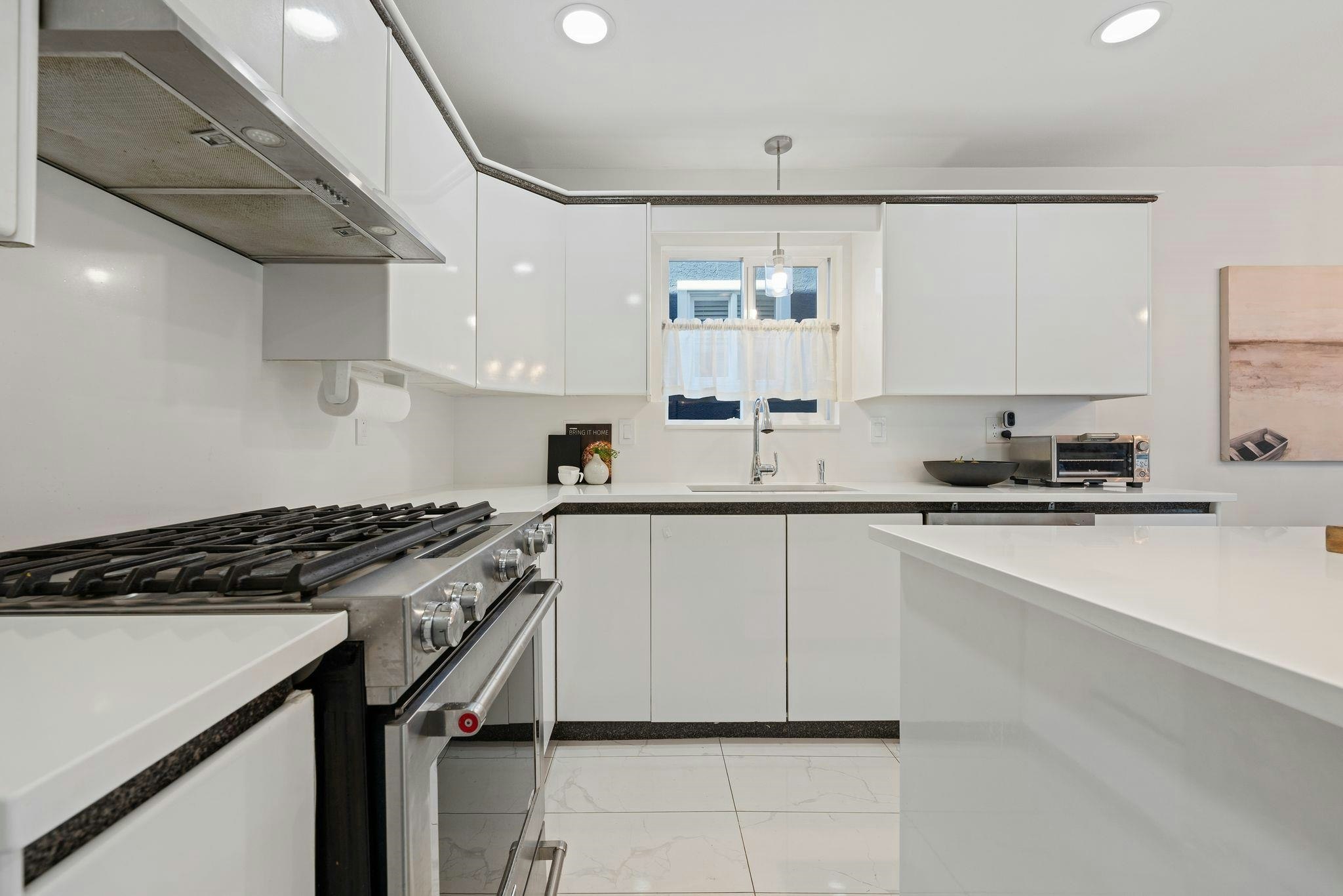1154 Harold Road, North Vancouver, BC, V7K 1G3 - 9