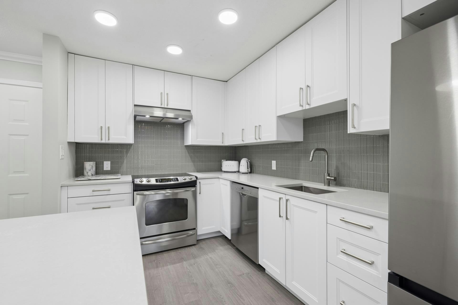 201-1140 Strathaven Drive, North Vancouver, BC, V7H 2Z6 - 14