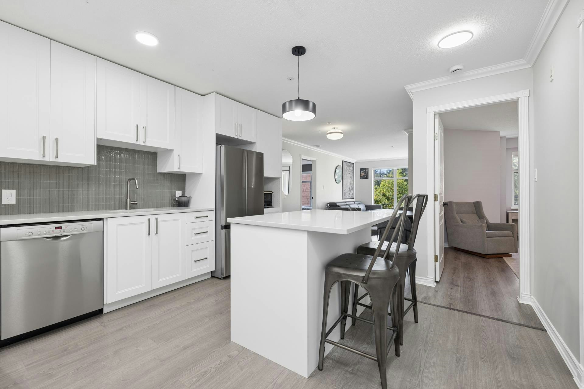 201-1140 Strathaven Drive, North Vancouver, BC, V7H 2Z6 - 16