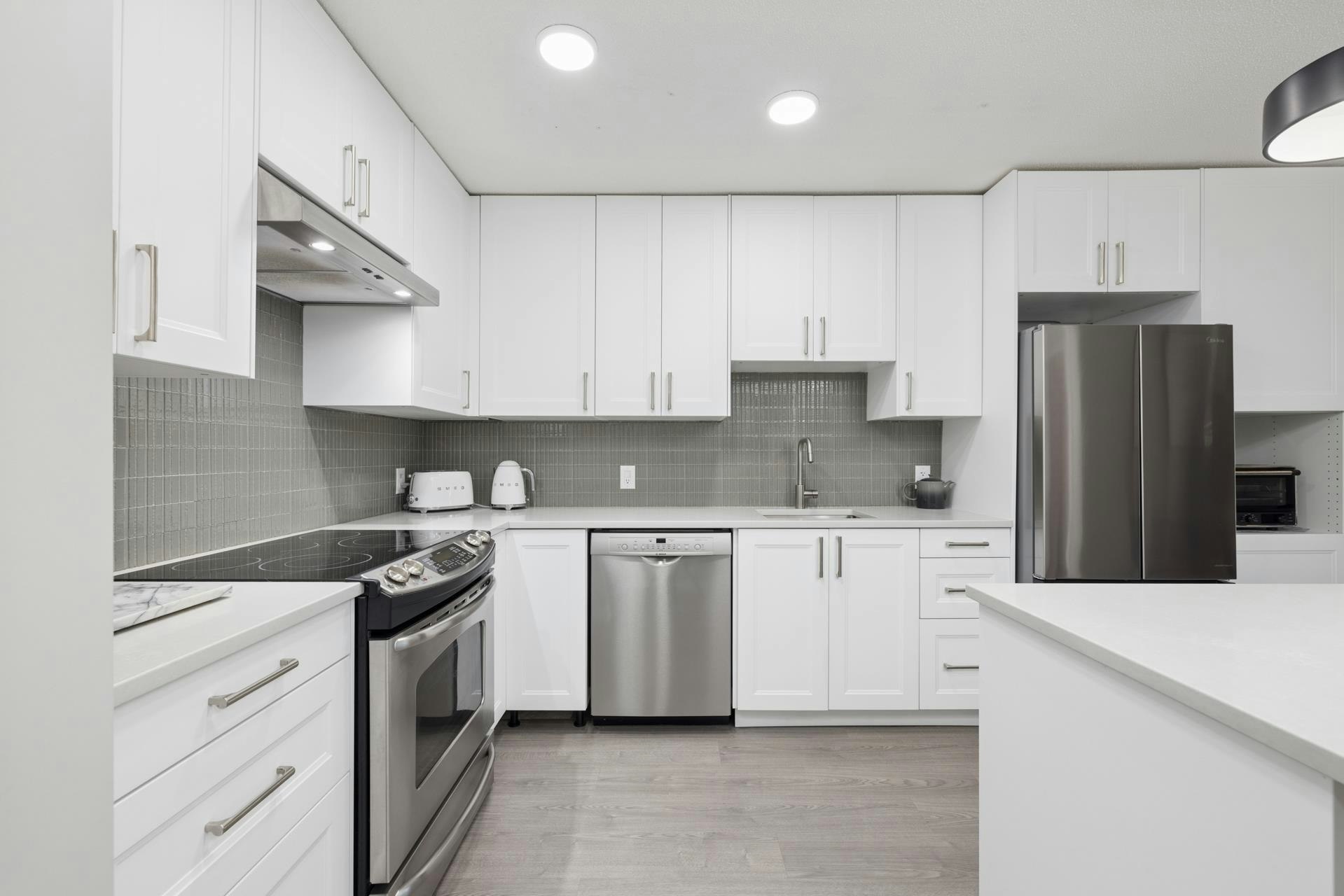 201-1140 Strathaven Drive, North Vancouver, BC, V7H 2Z6 - 15