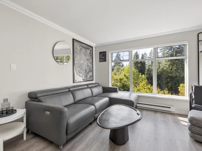 201-1140 Strathaven Drive - 3