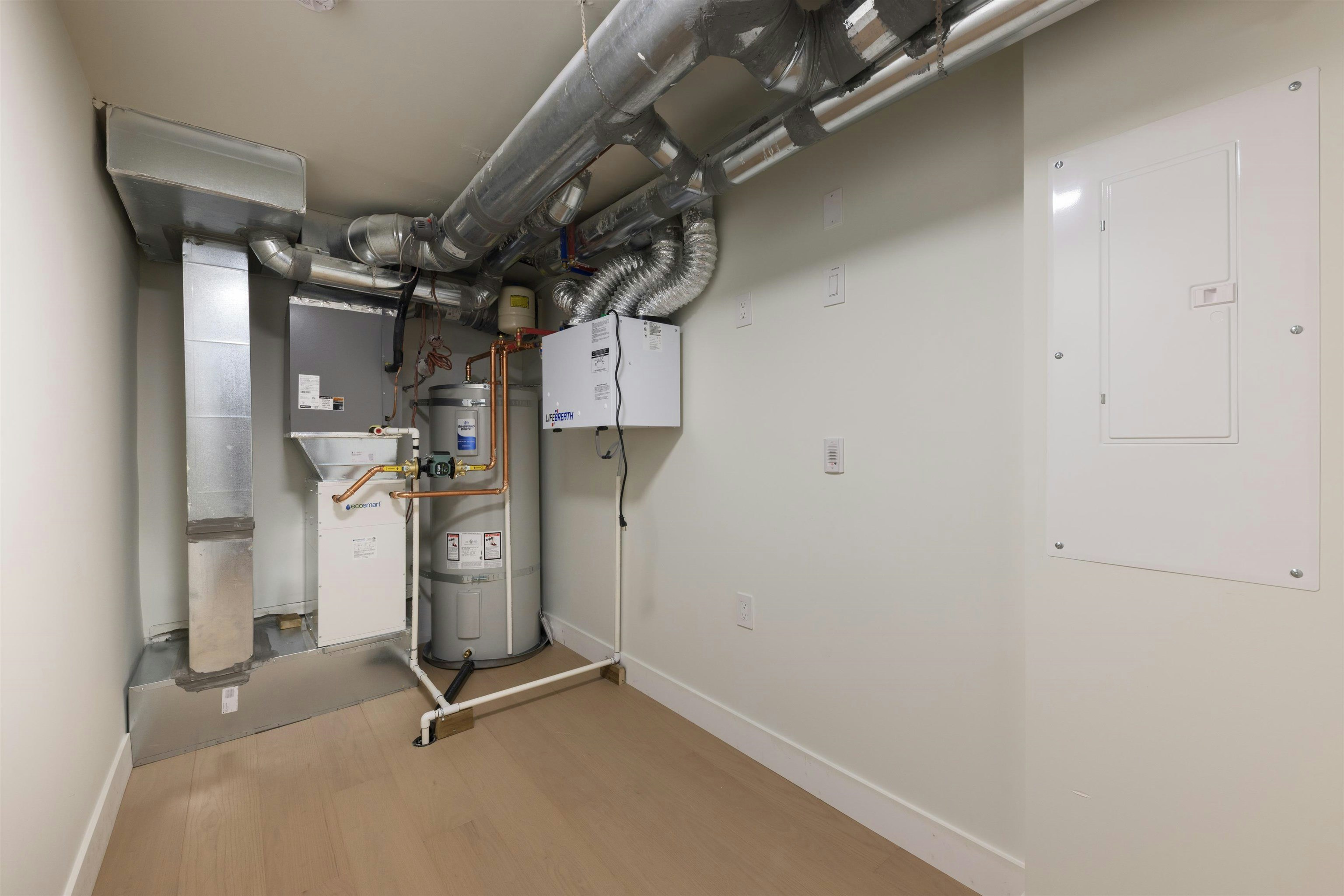 101-1837 E Georgia Street, Vancouver, BC, V5L 2B5 - 23