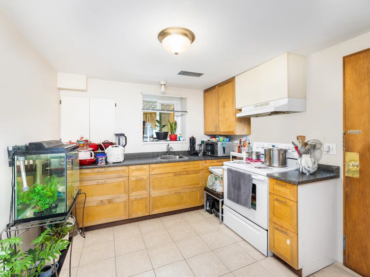 4766 Gothard Street, Vancouver, BC, V5R 3K9 - 12