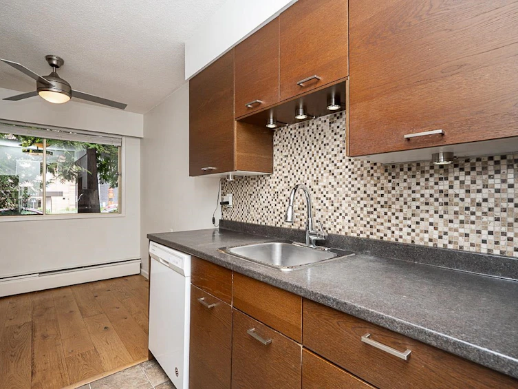 106-235 E 13th Street, North Vancouver, BC, V7L 2L6 - 24