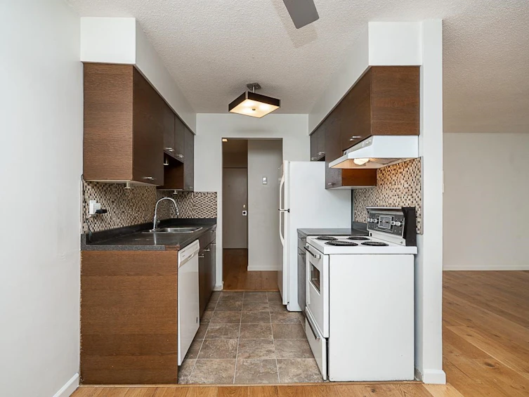 106-235 E 13th Street, North Vancouver, BC, V7L 2L6 - 20