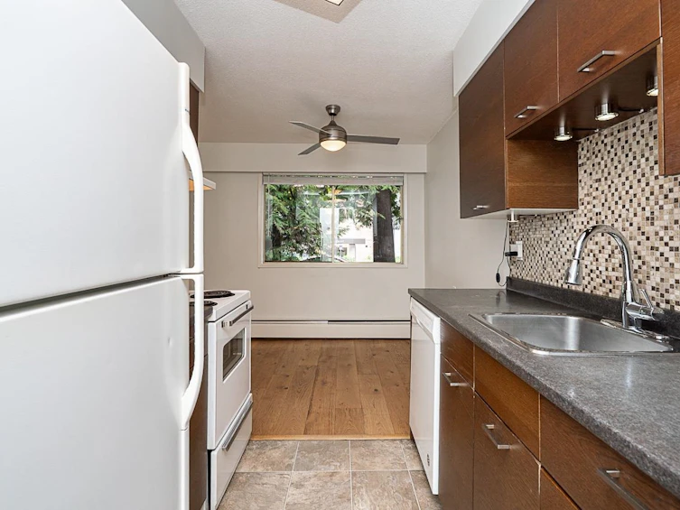106-235 E 13th Street, North Vancouver, BC, V7L 2L6 - 23