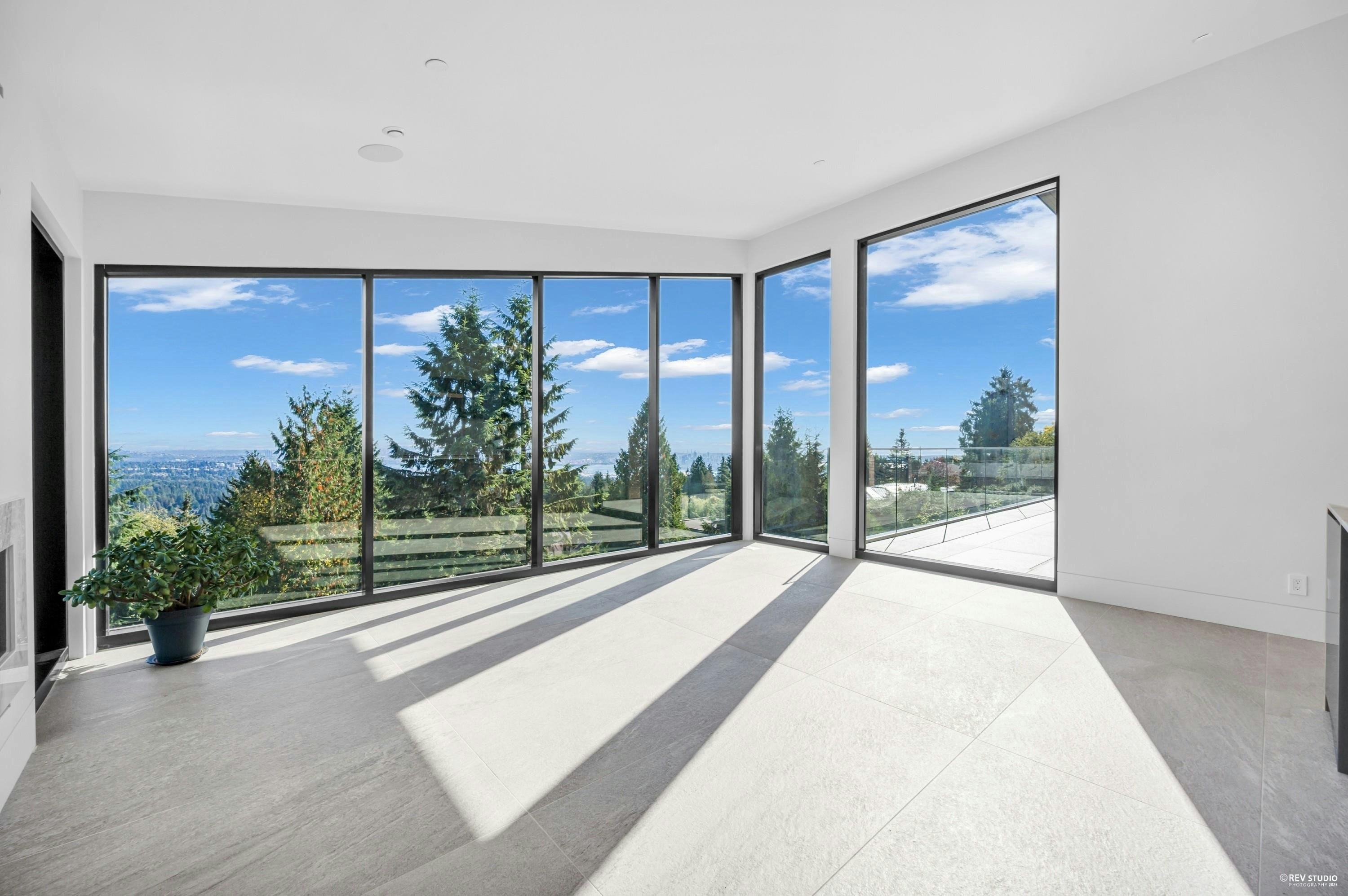 535 Craigmohr Drive, West Vancouver, BC, V7S 1W8 - 14