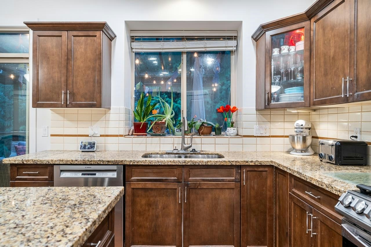 30 Hawthorn Drive, Port Moody, BC, V3H 0A4 - 13