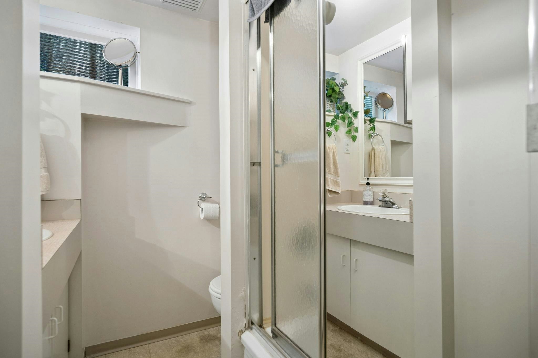 657 E Keith Road, North Vancouver, BC, V7L 1W4 - 24