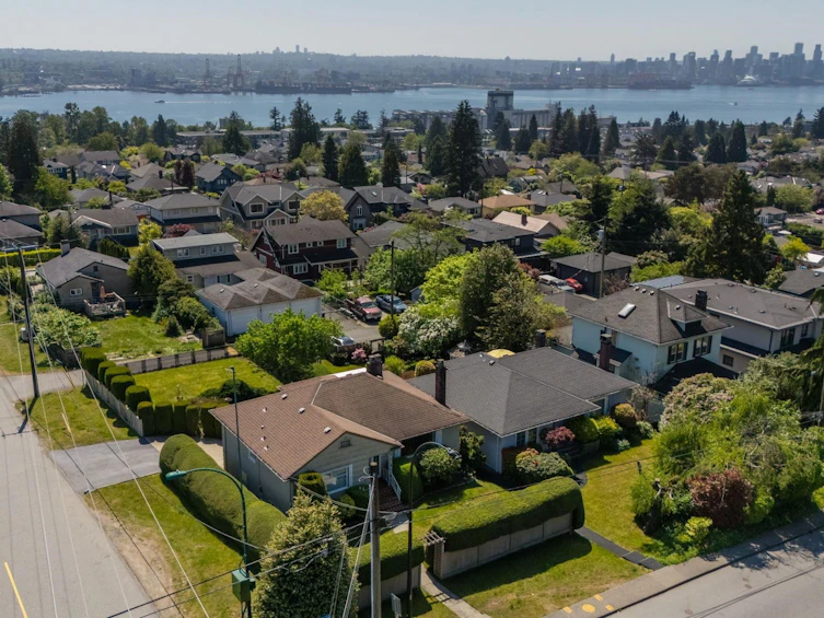 657 E Keith Road, North Vancouver, BC, V7L 1W4 - 31